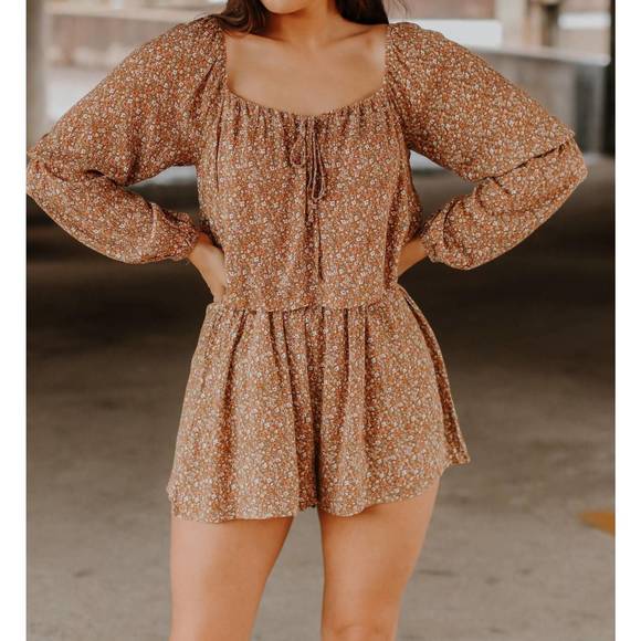 NEW LE LIS read my mind floral romper in mocha - Picture 6 of 8